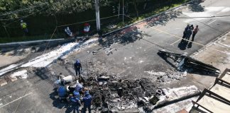 Avión se desploma sobre avenida en Sao Paulo, Brasil