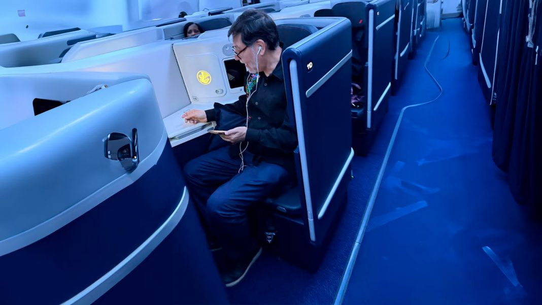 Noroña Críticas por lujoso en vuelo de Fernández Noroña a Francia