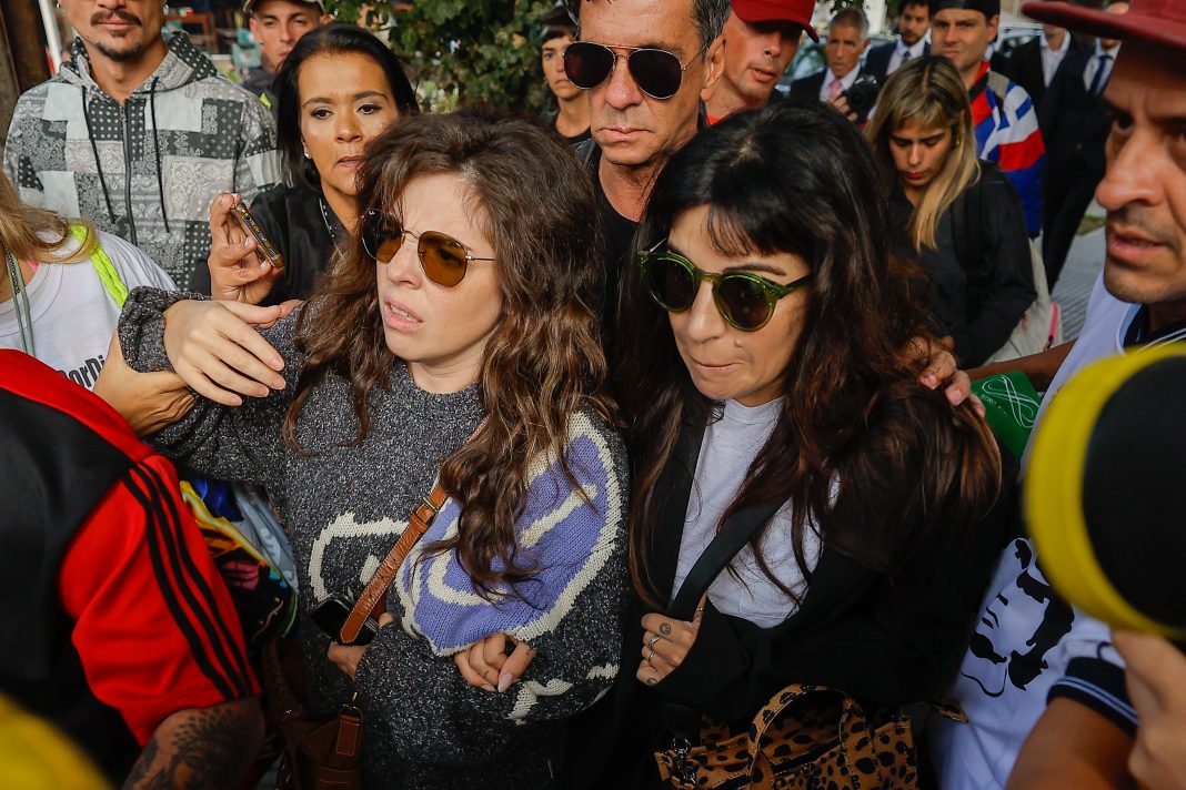 Hijas de Maradona no podrán asistir al juicio hasta declarar