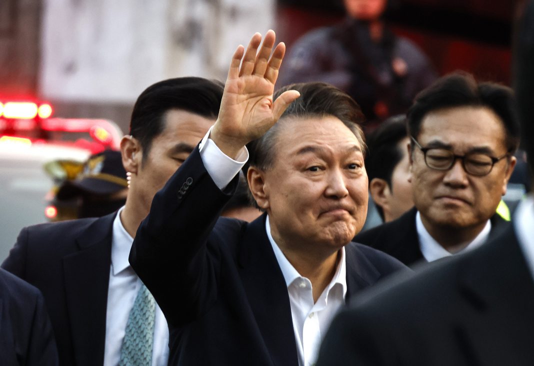 Liberan de su detención al presidente surcoreano por decisión de un tribunal