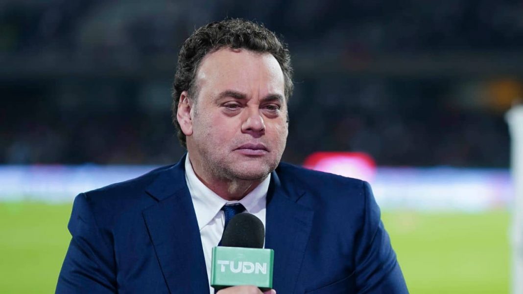 David Faitelson sufre agresión sexual en el estadio de las Chivas