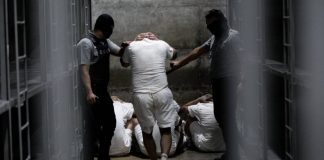 EUA envía a El Salvador a 238 presuntos miembros del Tren de Aragua