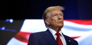 Trump usará la ‘Ley de Enemigos Extranjeros’ de 1798 para deportaciones 'Ley de Enemigos Extranjeros'