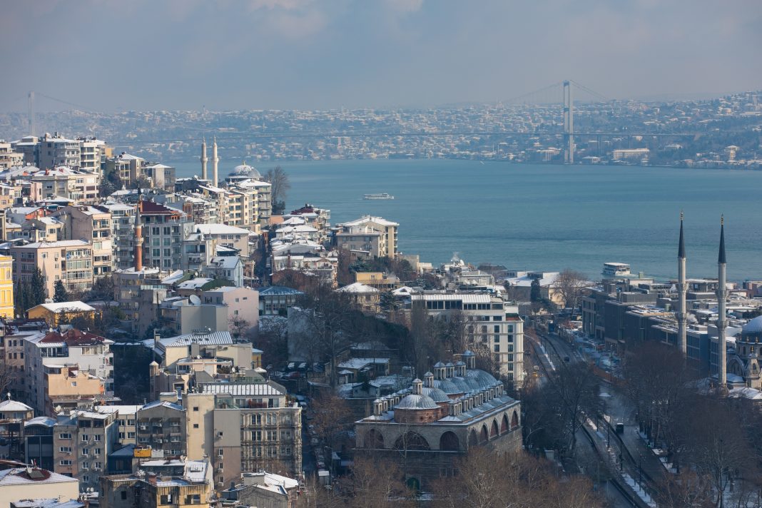 Terremoto de 6.2 grados sacude Estambul, en Turquía; sin daños significativos