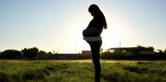 Rusia fomenta el embarazo adolescente para ante caída de la natalidad