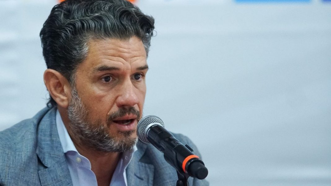 Alejandro Irarragorri, con orden de aprehensión en su contra