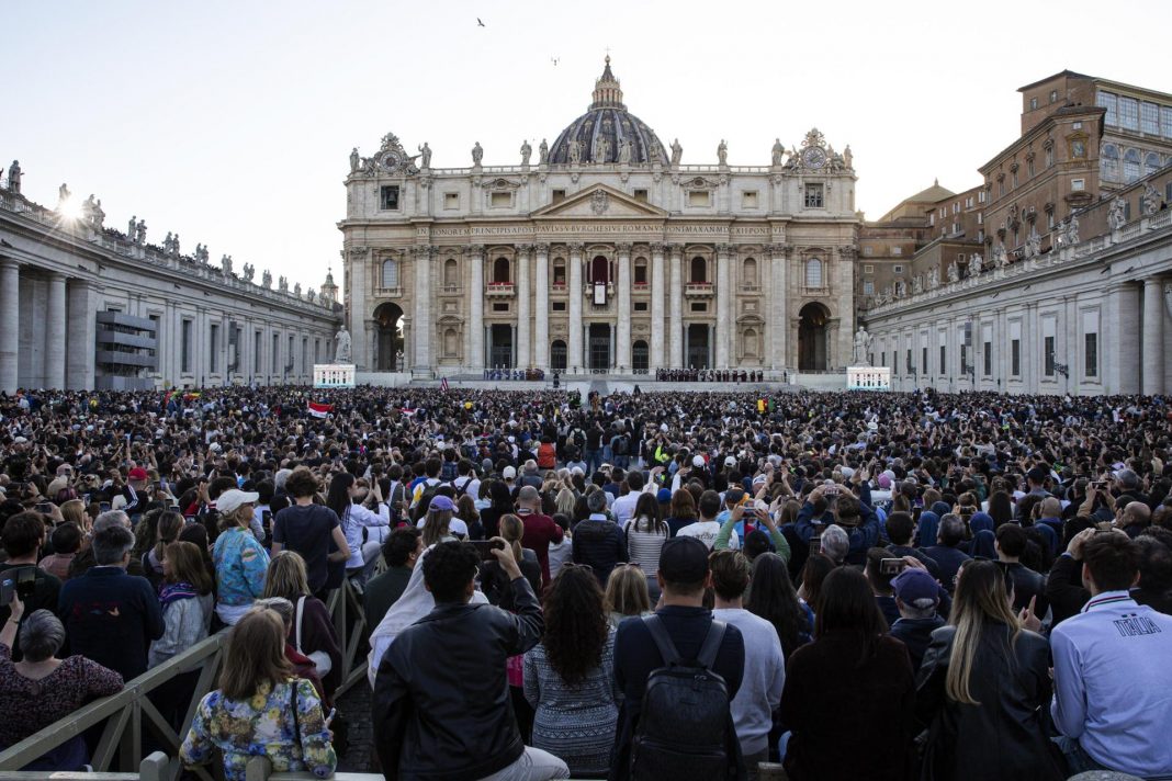 Cardinal Prevost elected as pope Muerte de Francisco y el cónclave dejan derrama económica en Roma