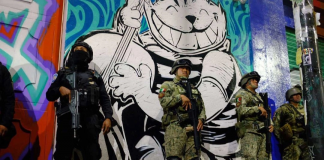 Militares armados desalojan Foro Alicia en CDMX; habrá investigación