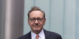 Kevin Spacey reaparece en Cannes y desata polémica