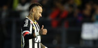 Neymar Jr. renueva con Santos hasta diciembre de 2025