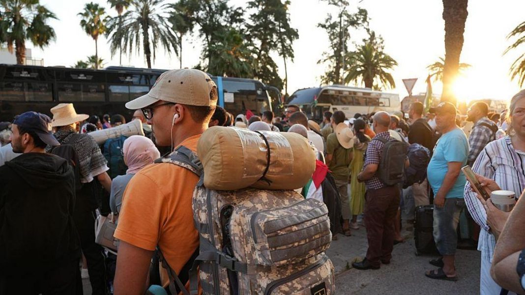Thousands Rally Behind the Sumud Convoy