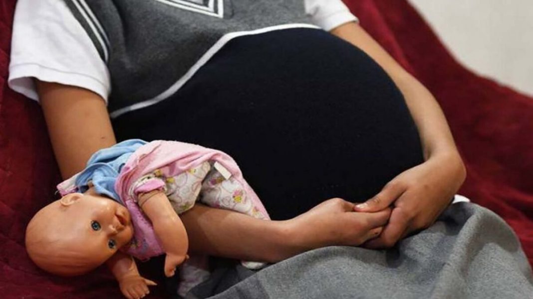 Embarazos infantiles con diferencia de edad extrema generan indignación