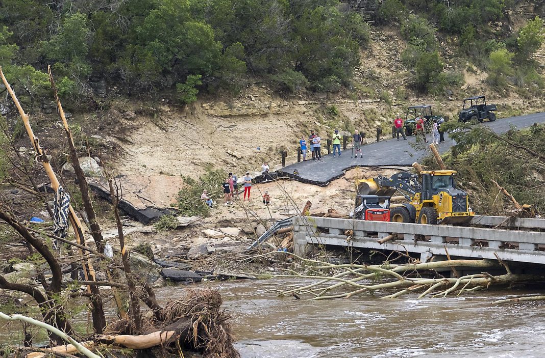 Mexicanos afectados por inundaciones en Texas reciben apoyo