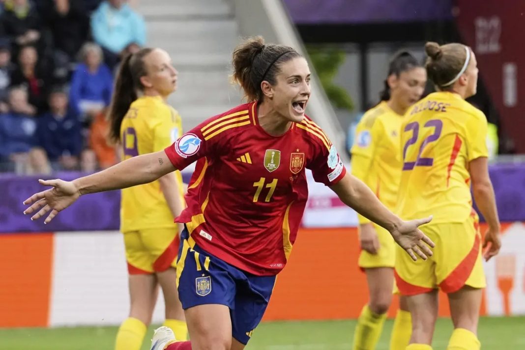 España avanza invicta a cuartos tras remontar a Italia 3-1