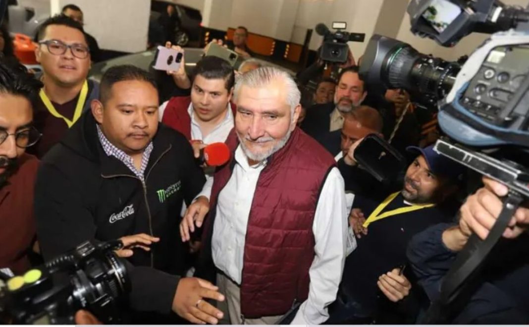 Adán Augusto López reaparece y niega vínculos con Hernán Bermúdez