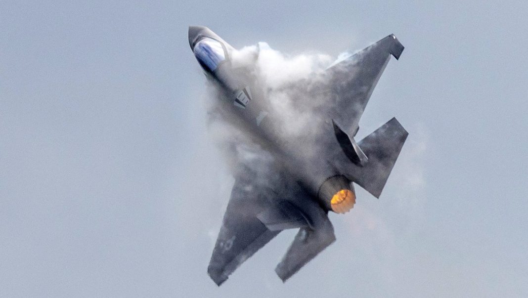 avion-caza-f-estrello-california