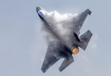 Avión de combate de EE.UU. se estrella en California
