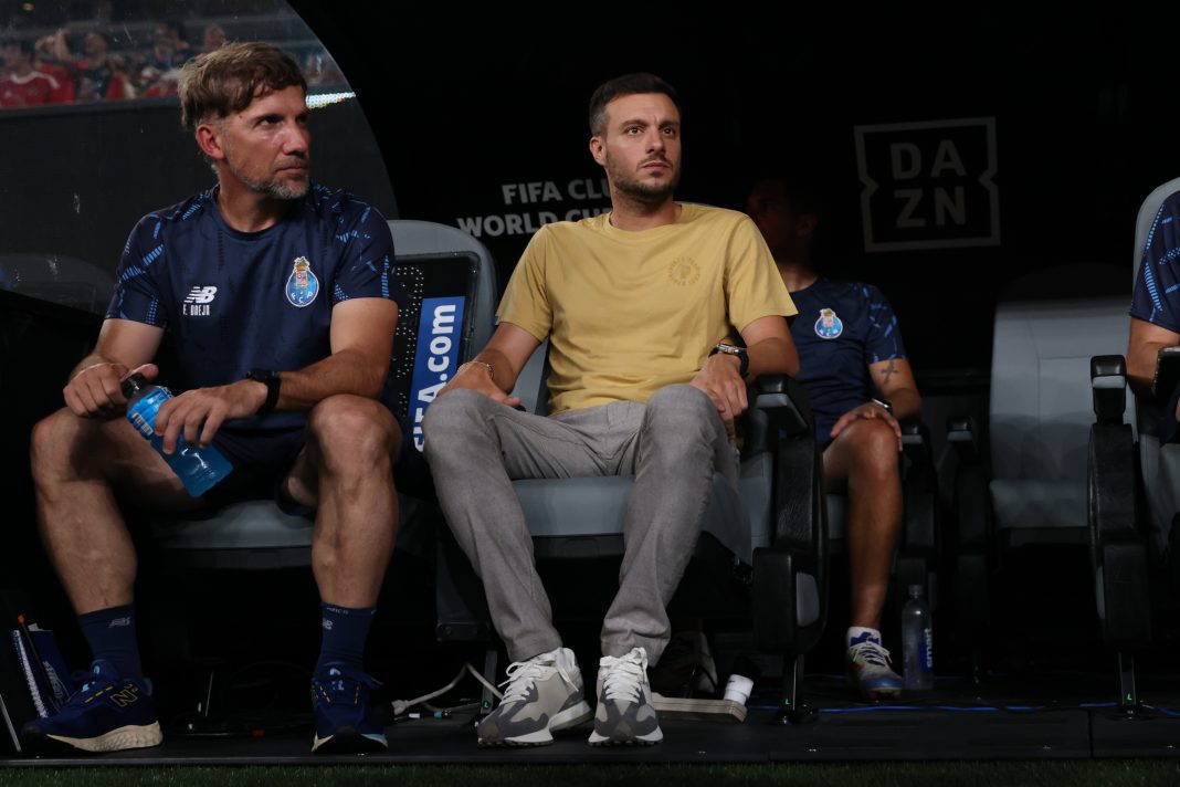 Oporto y Martín Anselmi negocian una salida tras seis meses