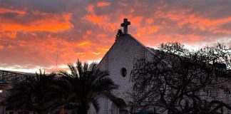 Bombardeos en Gaza dañan la Iglesia de la Sagrada Familia Bombardeos en Gaza dañan la Iglesia de la Sagrada Familia