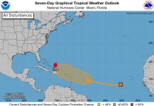 EE. UU. ordena evacuaciones en Carolina del Norte por paso del huracán Erin