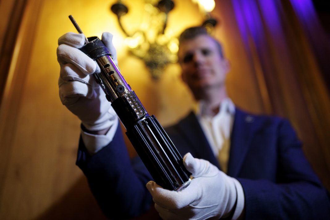 Sable de Darth Vader, el casco de Sauron o la varita de Harry Potter, a subasta en EE.UU.