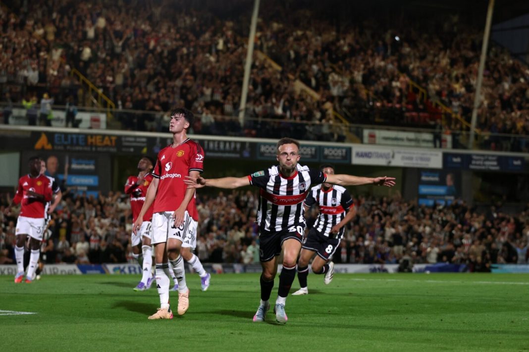 Manchester United eliminado en la Copa de la Liga 2025