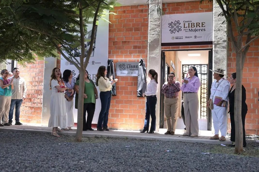 Claudia Sheinbaum impulsa libertad y unión femenina