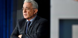 Álvaro Uribe es condenado a 12 años de prisión domiciliaria
