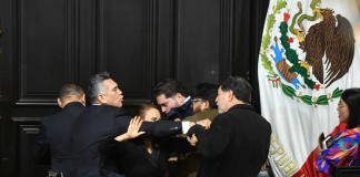 Noroña y Alito Moreno se pelean en plena tribuna Noroña y Alito Moreno se pelean en plena tribuna