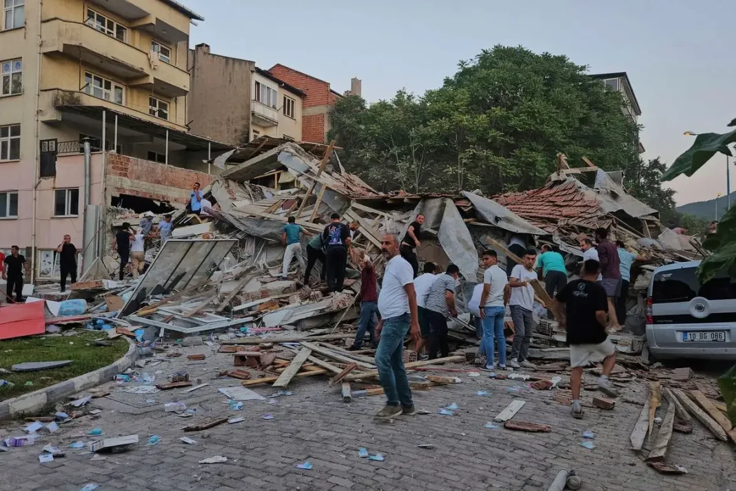 sismo-de-61-remece-la-ciudad-de-estambul-turquia_93d5cef2-3c00-4401-81c3-25cb1d3b7fb4_media