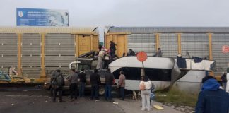 Fatal choque entre tren y autobús en Edomex deja heridos y muertos