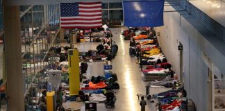 EE. UU. demanda a Boston por políticas de refugio a migrantes