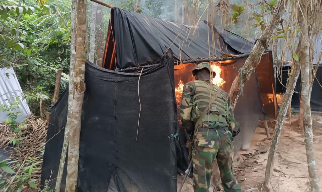 Destruccion-de-campamento-narco-en-Venezuela
