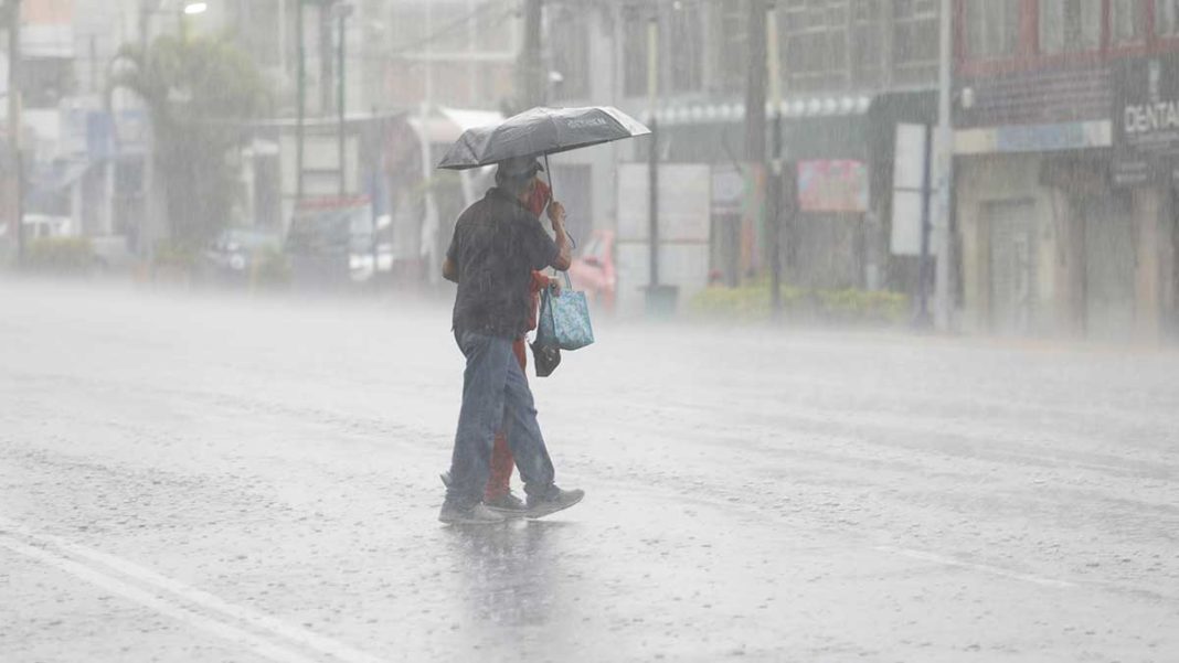 Alerta por lluvias intensas, frente frío y temperaturas extremas en 21 estados de México