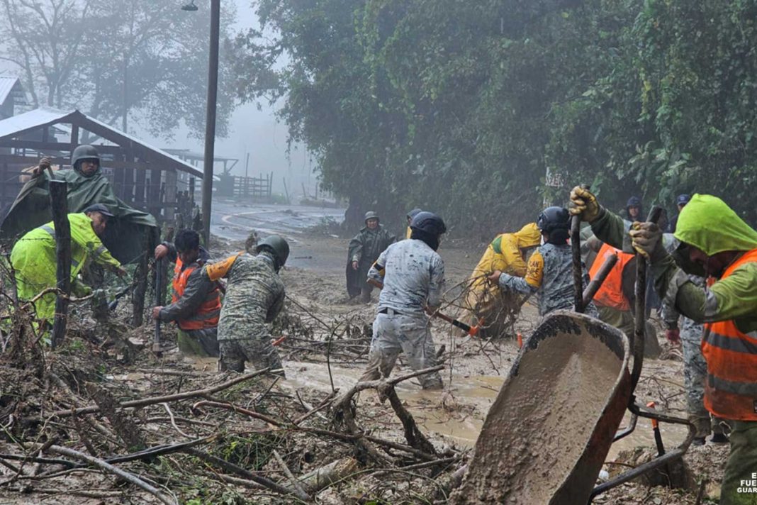 lluvias-oct25-cinco-estados Se eleva cifra a 70 muertos y 72 desaparecidos en cinco estados de México tras intensas lluvias