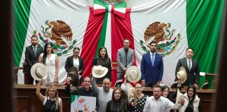 Crisis en Michoacán: la viuda de Carlos Manzo rinde protesta como presidenta municipal