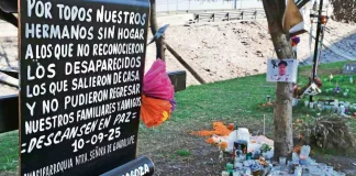 A dos meses de la explosión de pipa en Iztapalapa, mantienen vivo el recuerdo de las víctimas en el Puente de la Concordia