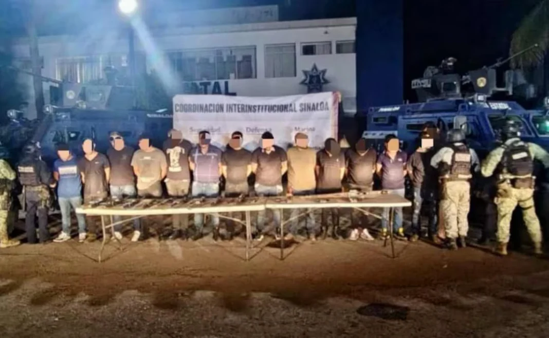 Detienen en Sinaloa a “L-12” objetivo prioritario, y a 14 personas más