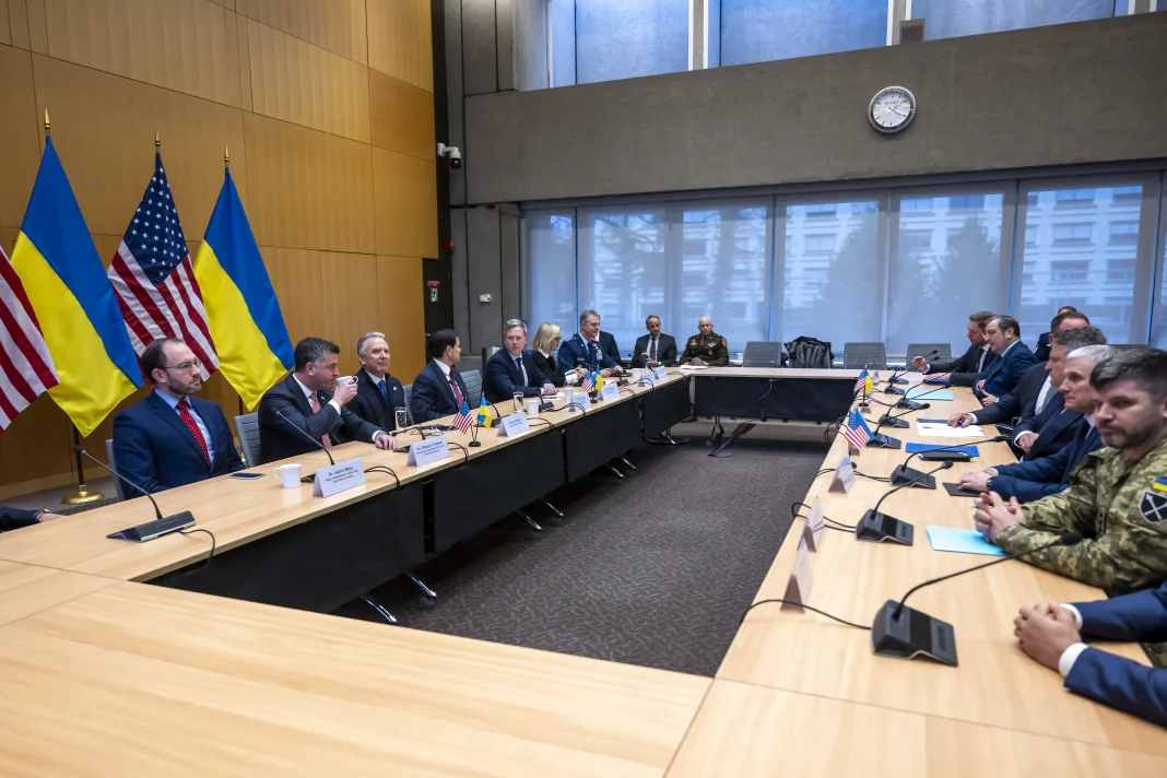 Delegaciones internacionales debaten en Ginebra el plan de paz de Trump para Ucrania