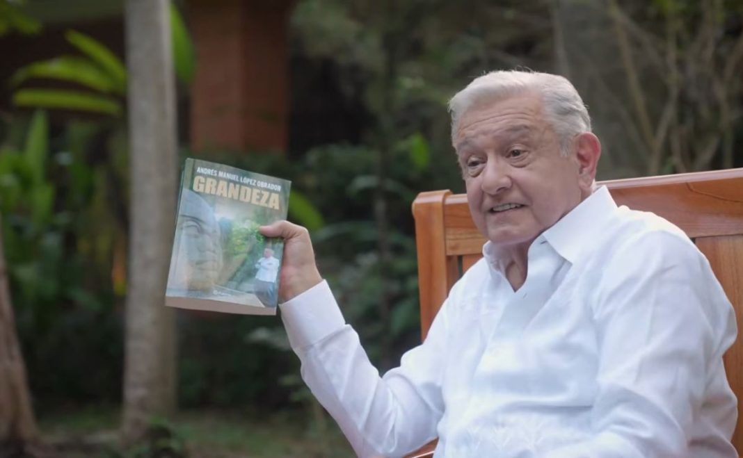 López Obrador reaparece para presentar su nuevo libro 'Grandeza'