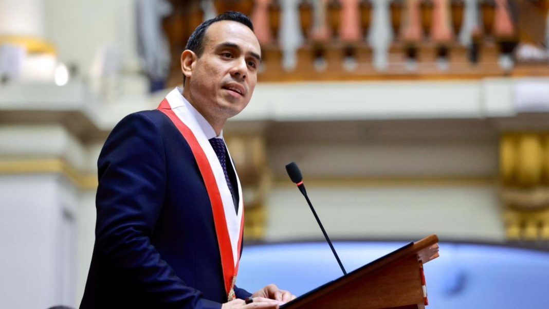 El presidente interino de Perú advierte posible ingreso a Embajada de México para detener a Betssy Chávez