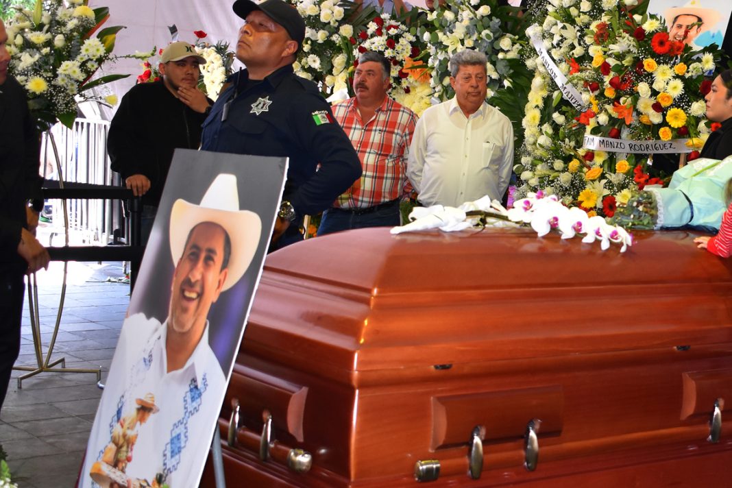 Asesinato de Carlos Manzo, alcalde de Uruapan, desata indignación ciudadana y política