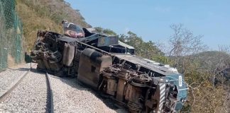Federación dará 30 mil pesos a familias de víctimas del descarrilamiento del Tren Interoceánico Accidente del Tren Interoceánico: Testigos relatan exceso de velocidad antes del descarrilamiento