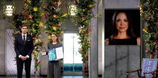 Hija de María Corina Machado recibe en su nombre el Nobel de la Paz 2025