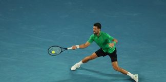 Subastan por más de 200 mil dólares histórica raqueta de Novak Djokovic