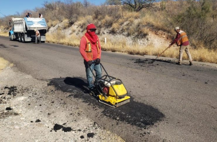 Sheinbaum anuncia programa nacional de “megabacheo” en carreteras federales