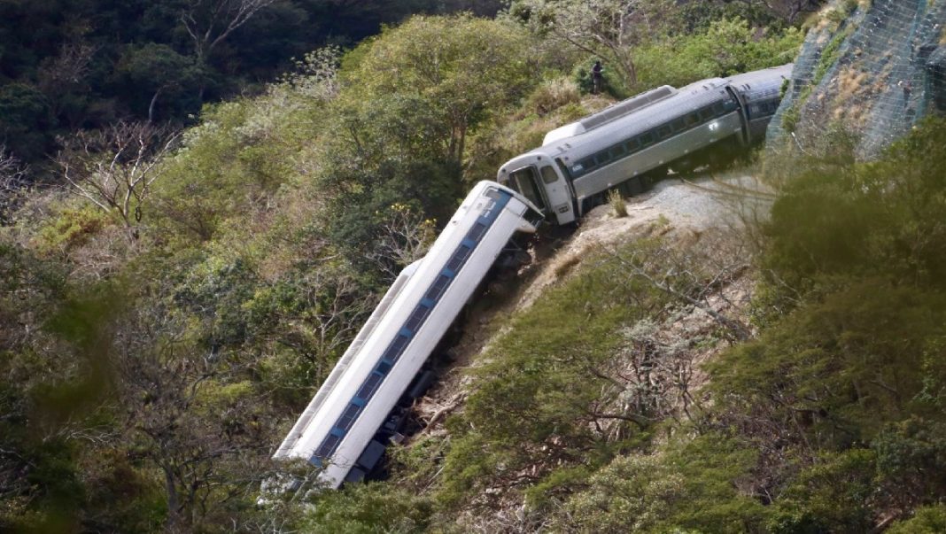 Gobierno de México inicia reparación del daño por descarrilamiento del Tren Interoceánico