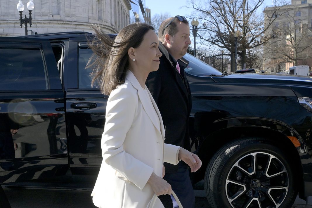 María Corina Machado llega a la Casa Blanca para un almuerzo con Trump María Corina Machado llega a la Casa Blanca para reunirse con Donald Trump