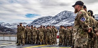 Dinamarca refuerza presencia militar en Groenlandia ante presiones de EE. UU.