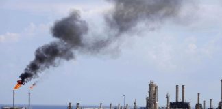 Estados Unidos autoriza reanudar operaciones petroleras en Venezuela